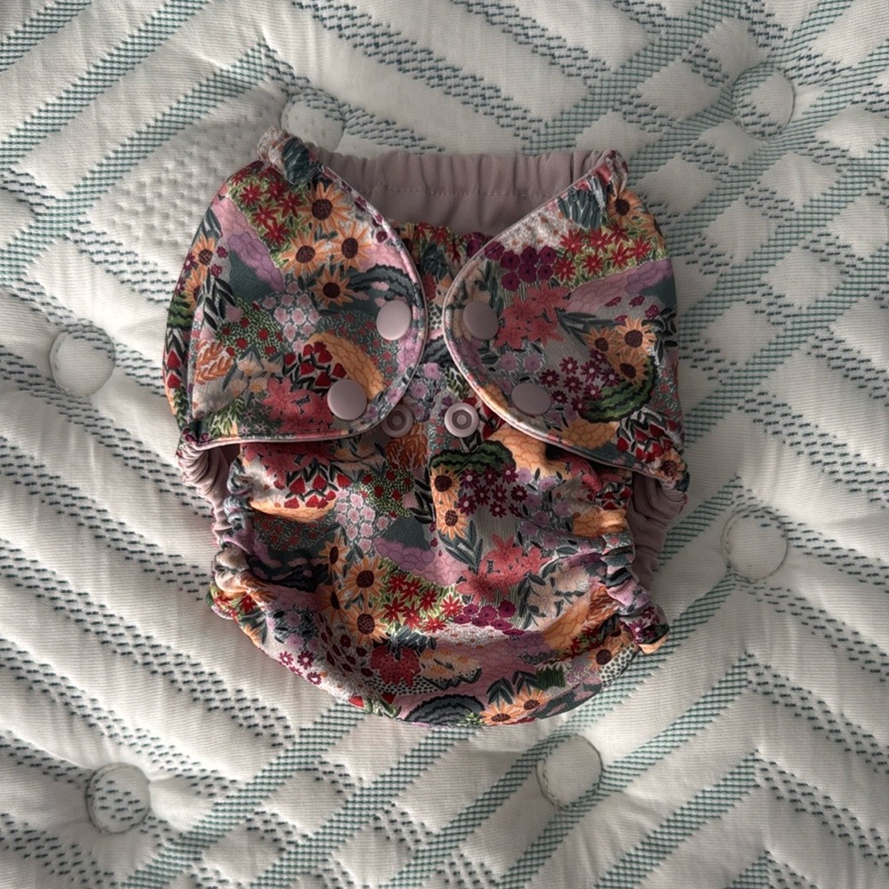 Esembly Baby Elasticized Adjustable Snap Diaper Cover